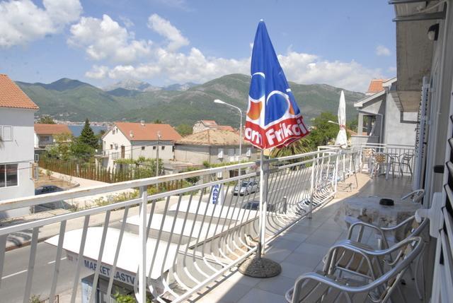 Apartments Dosljak Tivat Luaran gambar