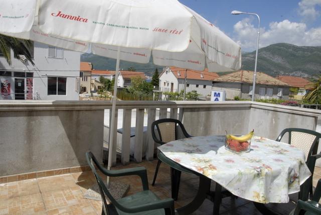 Apartments Dosljak Tivat Luaran gambar